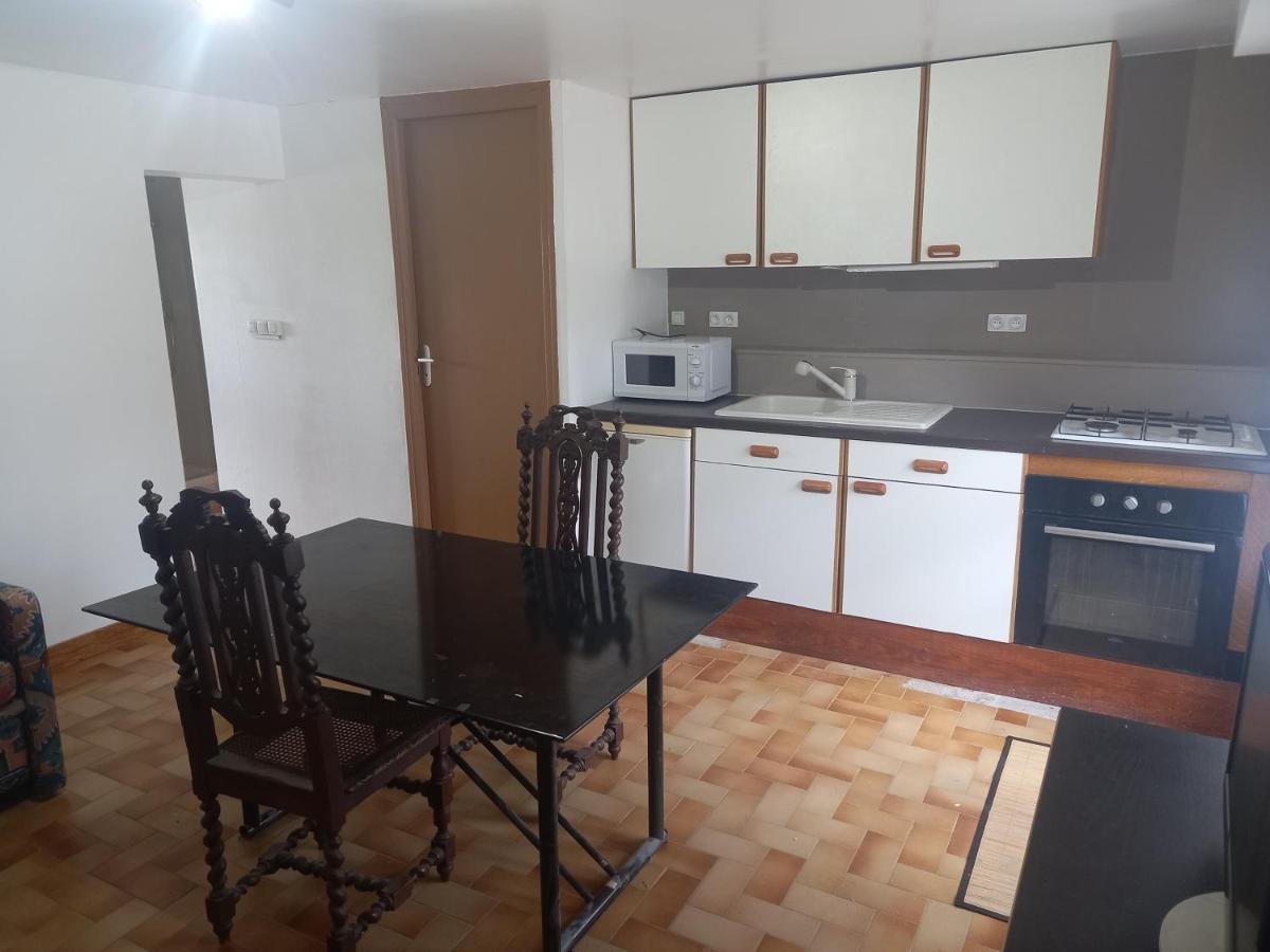 Mon Petit Studio Apartamento Montmorillon Exterior foto