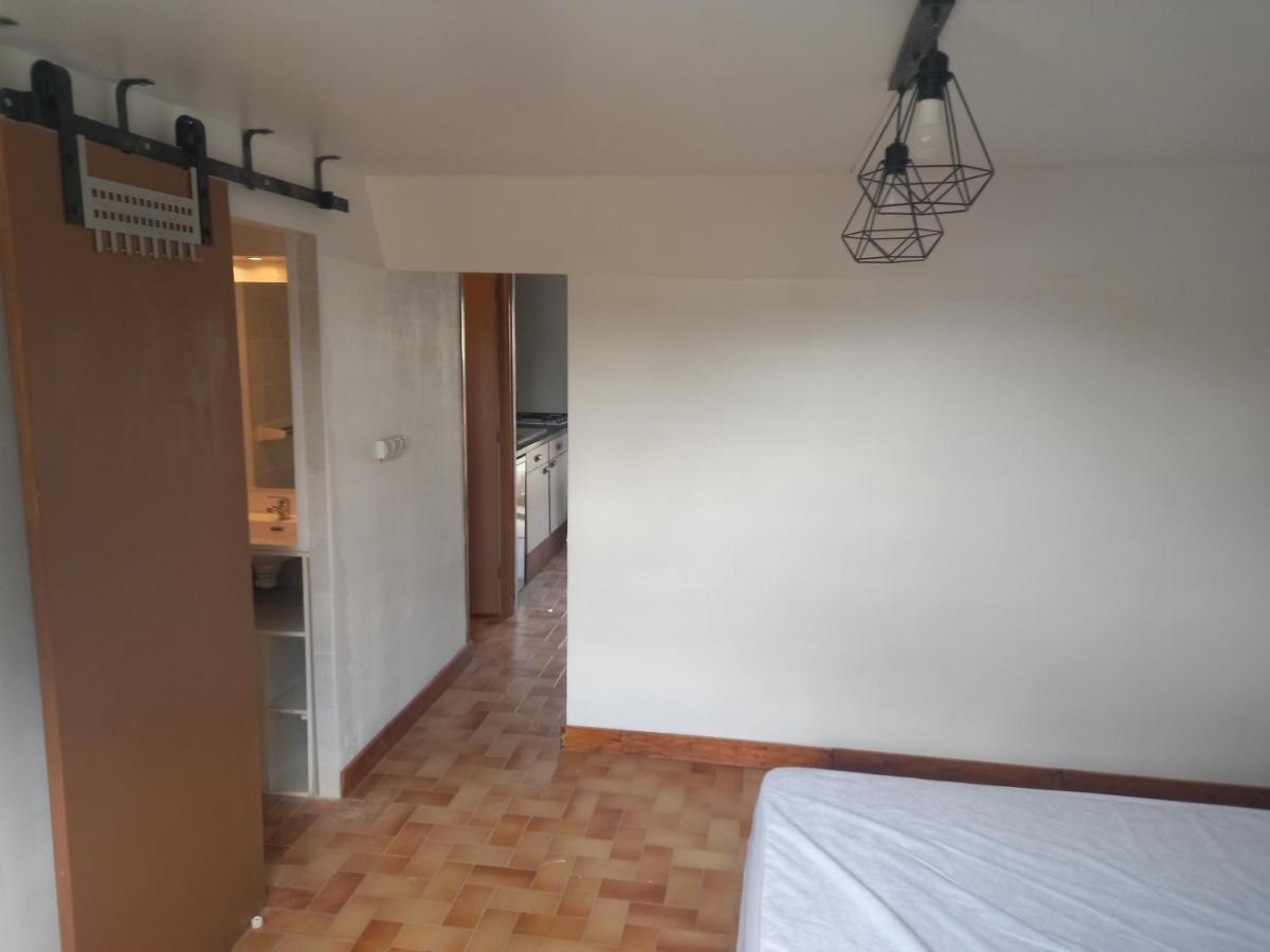 Mon Petit Studio Apartamento Montmorillon Exterior foto